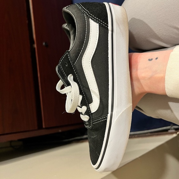 EUC Vans Ward Lo Suede Sneakers - Picture 5 of 5